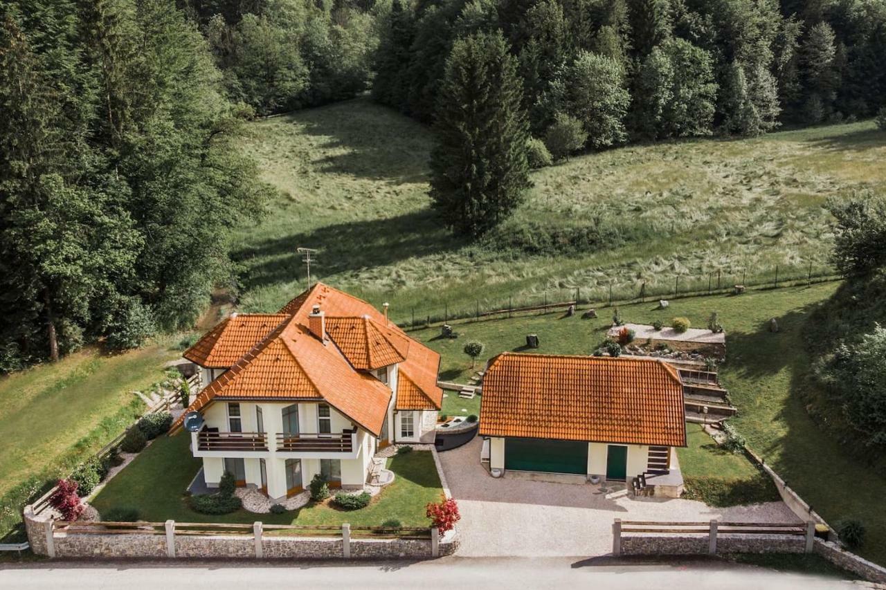 House Of Adventure - The Base To Explore Slovenia Laze v Tuhinju エクステリア 写真